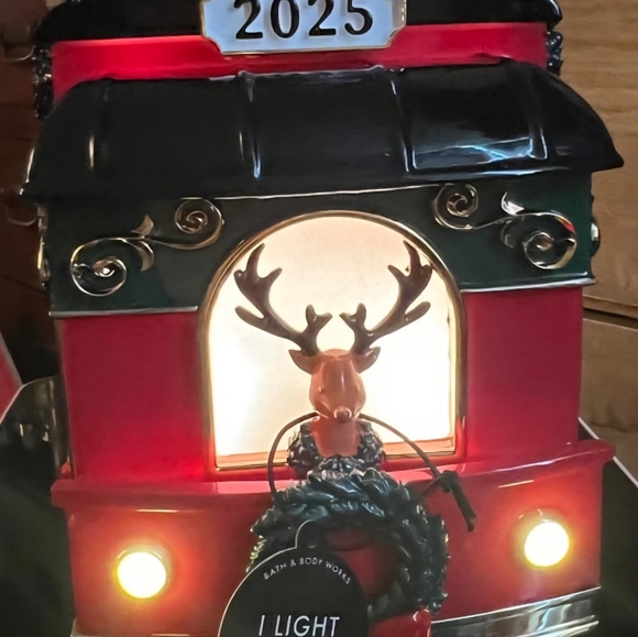 Bath & Body Works 2025 Trolley Light Up Candle Holder Holiday Limited Edition - Picture 3 of 13